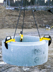 Tigrip® Betonrohr-Transportgehänge BTG – Ein Anschlagmittel für den vertikalen Transport von Betonrohren und Schachtringen muss über viele Eigenschaften verfügen. Es muss vor allem unter härtesten Einsatzbedingungen immer absolut sicher und einfach im Handling sein. Das Betonrohr-Transportgehänge entspricht in allen Punkten diesen Anforderungen. Dreistrangig eingesetzt, kann es Betonrohre bis Ø 2.000 mm und 3.000 kg Gewicht absolut sicher und schonend transportieren.&nbsp;Die Greifbereiche der Klemmen reich