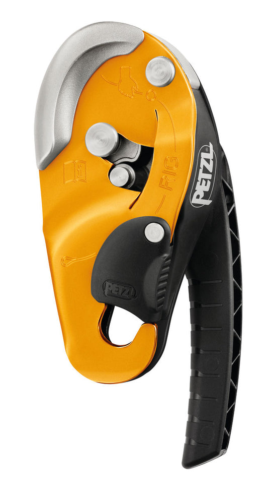 Petzl RIG® Abseilgerät – Das selbstbremsende, kompakte RIG-Abseilgerät für schwer zugängliche Bereiche ist für erfahrene Anwender konzipiert. Es verfügt über einen ergonomisch geformten Hebel, mit dem sich der Abseilvorgang bequem steuern lässt. Das AUTO-LOCK-System ermöglicht es dem Anwender, sich am Arbeitsplatz zu positionieren, ohne den Hebel betätigen und das Gerät abbinden zu müssen. Nach der Blockierung kann ohne Betätigung des Hebels Seil eingezogen werden. Der Sicherheitsclip ermöglicht es, das Ger
