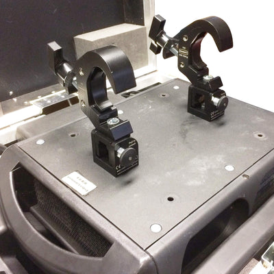Doughty Engineering Rohrschelle Ecke plus Durchgangsrohr – zweites Bild