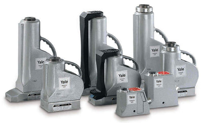 Yale Aluminium Hydraulikheber AJH/S 6,500-100,000 KG – Die hydraulischen Hebeböcke aus Aluminium verbinden geringes Gewicht mit hoher Hubkapazität. Die Verwendung einer hochfesten Aluminiumlegierung ermöglicht Hubkapazitäten von bis zu 100 Tonnen, was zu einem sehr günstigen Verhältnis von 1,8 Tonnen Hubkapazität pro 1 kg Gewicht führt. – Jetzt erhältlich im MTN Shop DE.