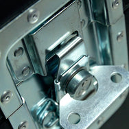 Verschlussmechanismus aus Metall im Detail