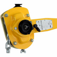 Важильний підйомник Yale UNOplus Серія A (750 - 6000 кг) - Важільний підйомник UNOplus - Серія A є результатом подальшого технічного вдосконалення UNOplus, який був випробуваний роками. Універсальний пристрій для підйому, витягування та кріплення вантажів також характеризується компактною конструкцією, міцною конструкцією з листової сталі та плавним розчепленням ланцюга. Подальше зменшення ваги оптимізує роботу, робить використання ще більш комфортним і робить UNOplus – серія A зручним, 